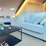 Luxury Downtown C. Del Tratado A